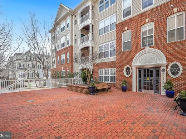 5108 Donovan Dr APT 104, Alexandria, VA 22304