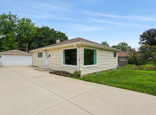 1215 W Roosevelt Rd, Wheaton, IL 60187