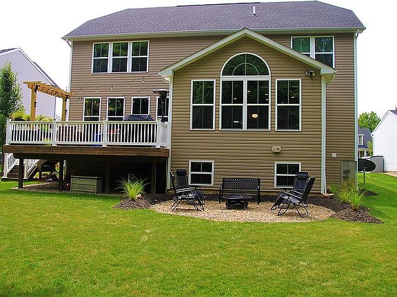 2nd image of 1517 Clover Ct
