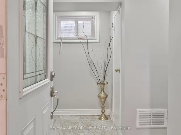 104 Coppard Ave #Basement, Markham, ON L3S 2S6