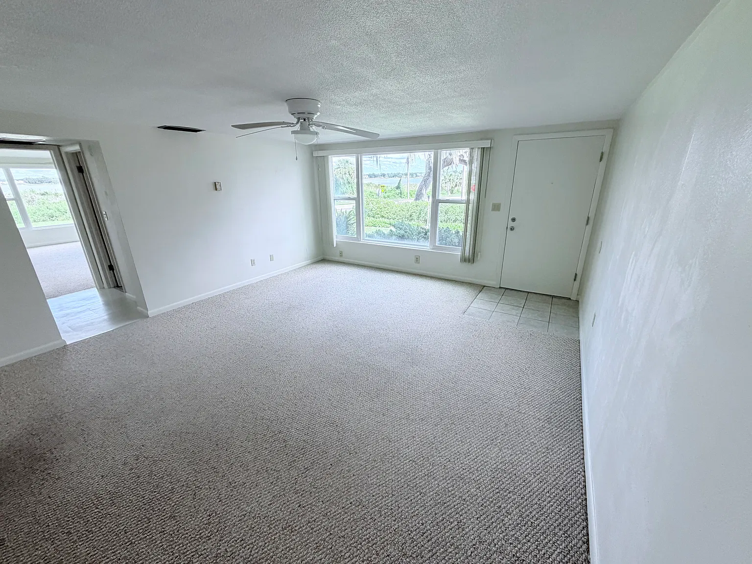 8915 Silver Lake Dr — Photo 2
