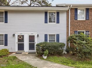 1042 Nottingham Ct, Cary, NC 27511