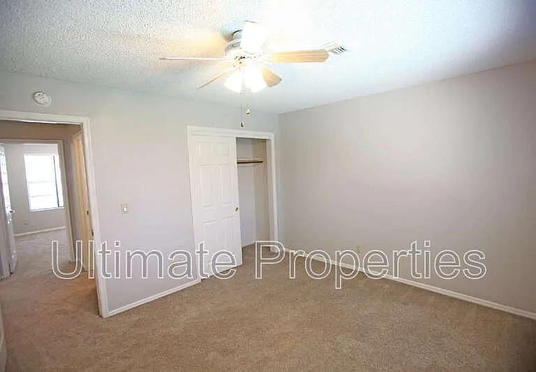 7719 W Dreyfus Dr — Photo 11