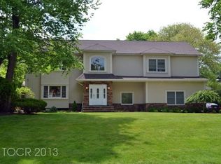 45 Howard St, Wyckoff, NJ 07481