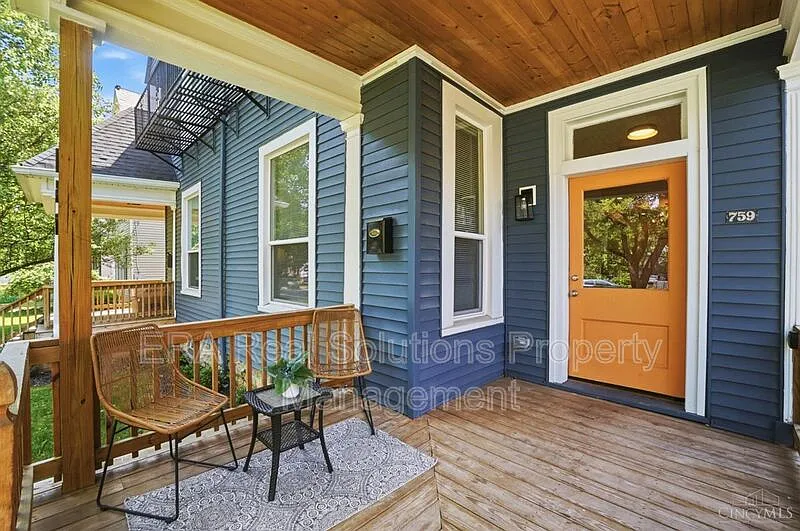 4 bed, 3.0 bath, $2,450 — Photo 2