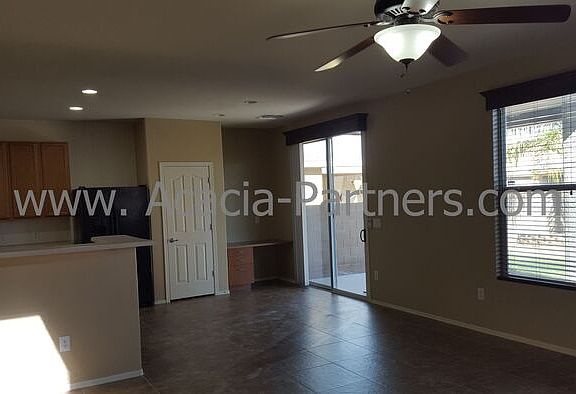 5th image of 2796 W Greenstreak Dr