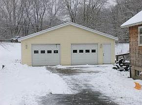 2nd image of 420 Jane St
