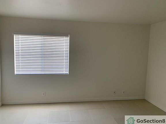 5th image of 3949 33rd St APT 9