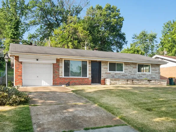 904 Marias Dr, Saint Louis, MO 63137