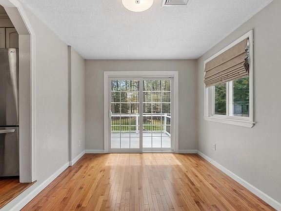 3rd image of 123 Plain Rd