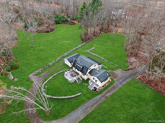 3rd image of 351 Gables Road