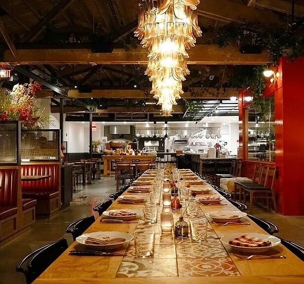 Nopa _ Rustic-Chic Date Night Favorite
Upscale vibes, wood-fired everything, and a killer wine list. This neighborhood hotspot is ideal for romantic dinners or late-night bites_just a stroll down Divisadero.