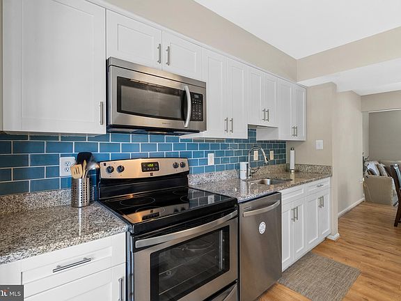 4th image of 10305 Colony Park Dr