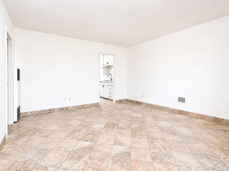 5072 Cape May Ave — Photo 7
