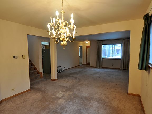 5th image of 9108 S Emerald Ave