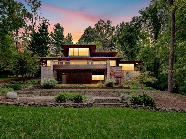 115 Meadowbrook Dr #A, Chapel Hill, NC 27514