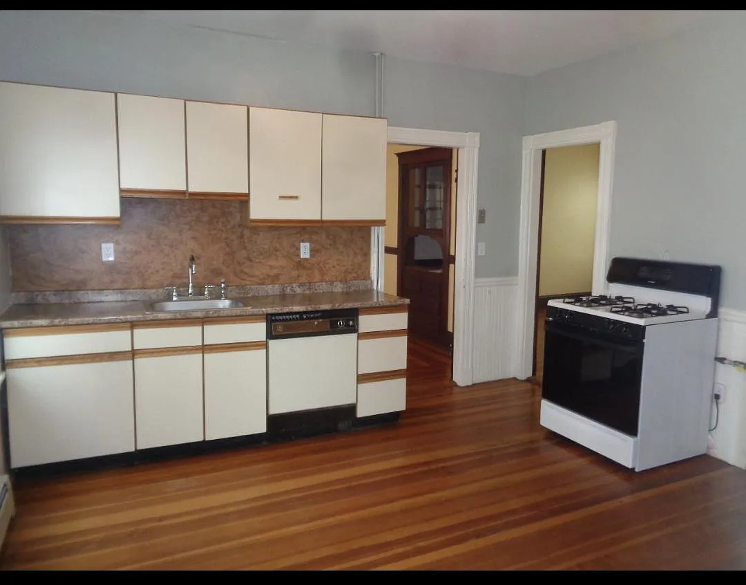 2 bed, 1000 sqft, $2,650 — Photo 4