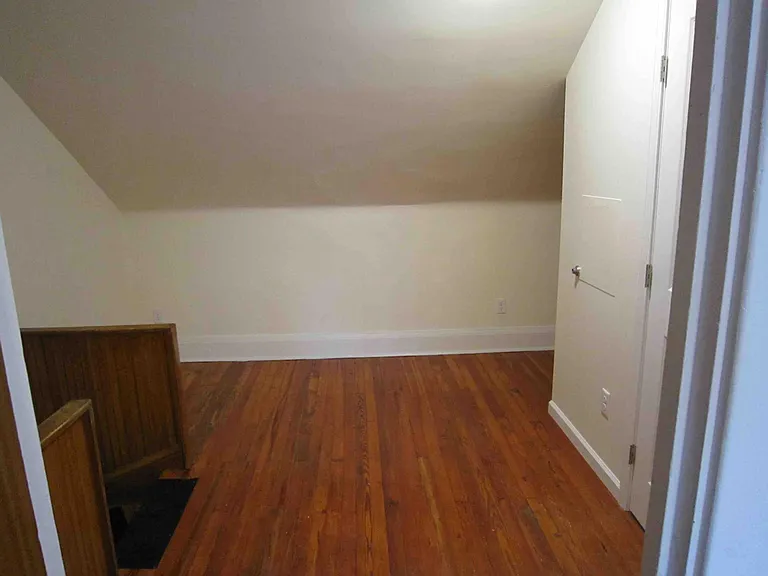 6339 Phillips Ave — Photo 12