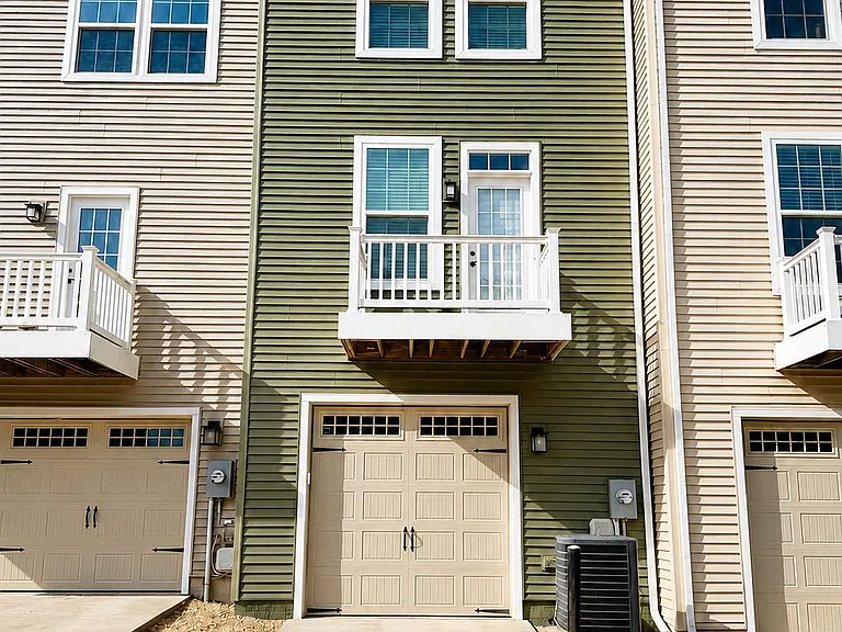 7556 Hancock St — Photo 2