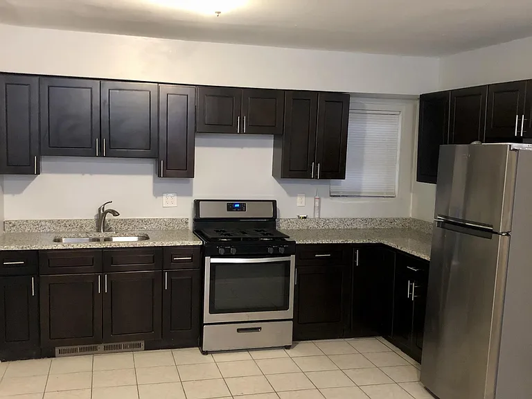 1824 W 46th St — Photo 3