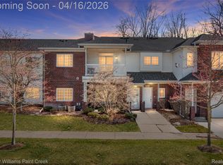 5494 Acorn Ln, Sterling Heights, MI 48314