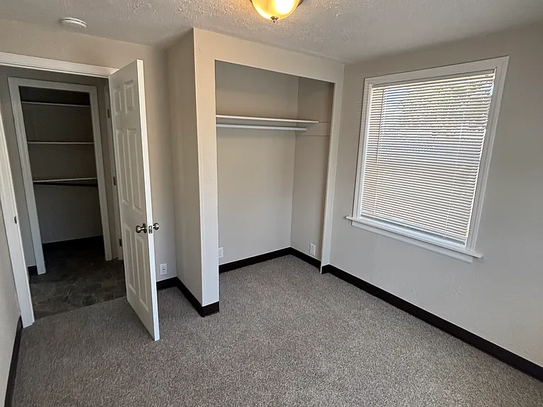 620 23rd St SE — Photo 6