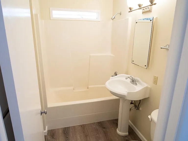 2119 Eastwood Ln — Photo 10