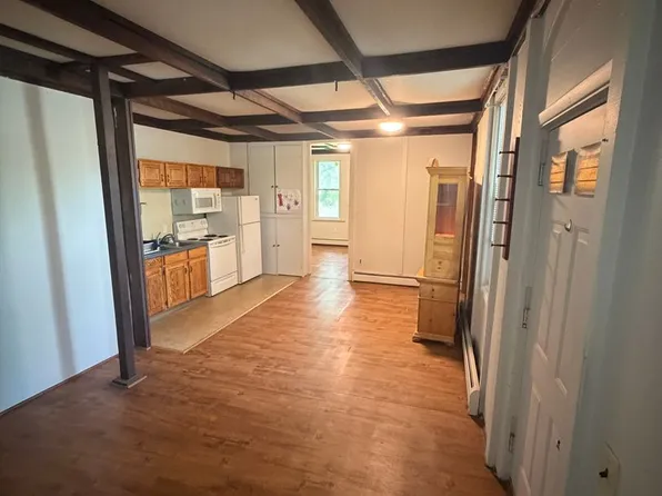 6012 Loomis Rd APT 2, Farmington, NY 14425