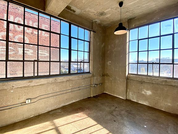 4th image of 200 W Jackson Ave #6008a3874