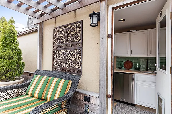 Sold by Corcoran | media 2