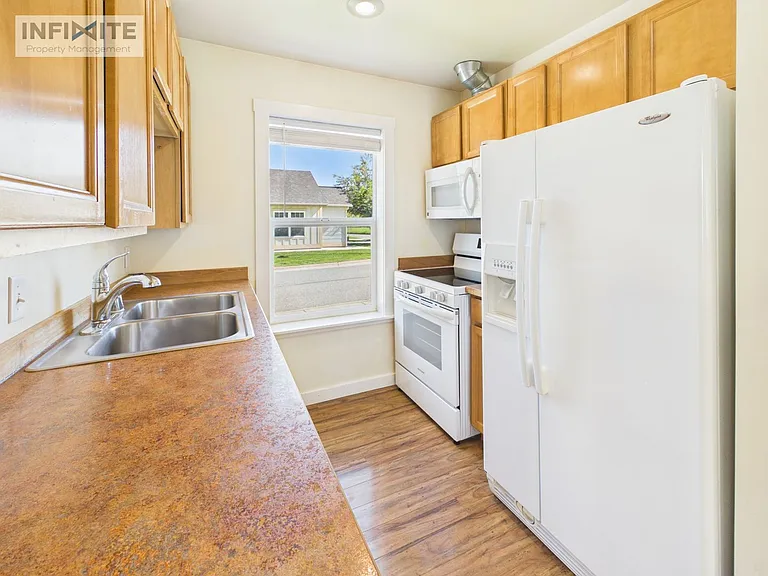 845 Cottage Park Ln — Photo 6