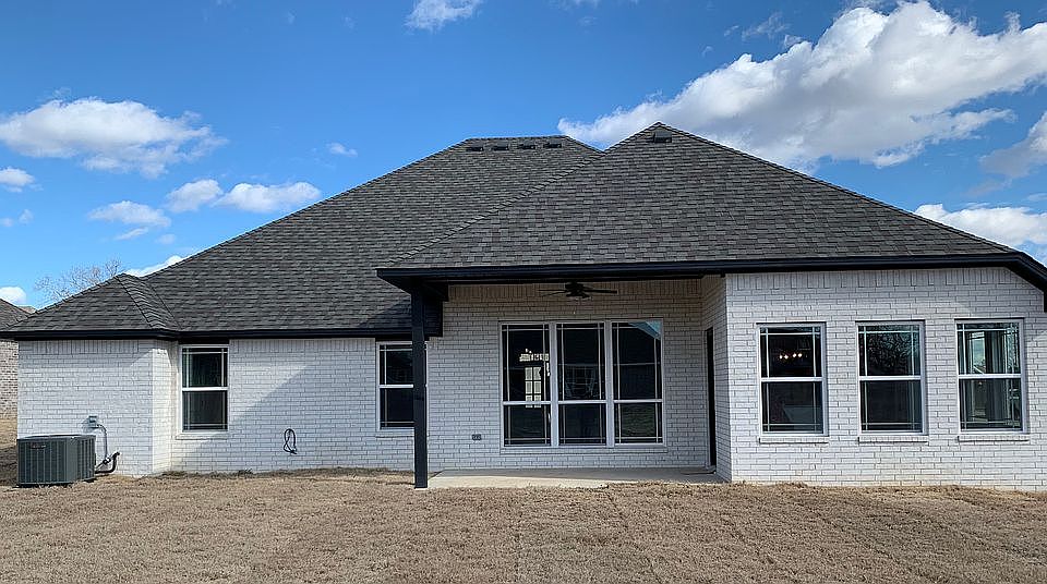 2nd image of 2505 Mimosa St