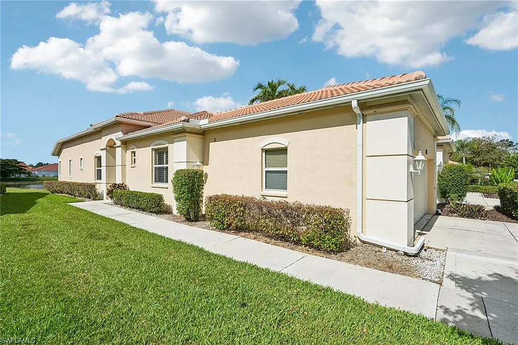 3 bed, 2.0 bath, 1742 sqft, $3,500 — Photo 3