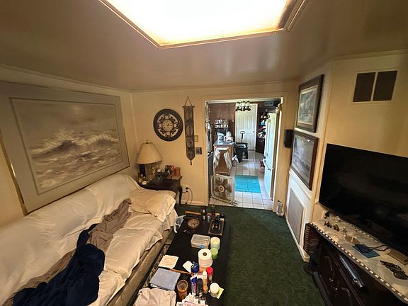 5th image of 809 Ferry Rd