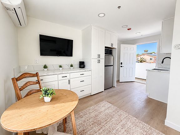 3rd image of 6602 Manning St #14
