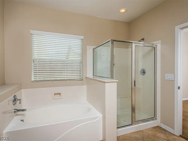 8229 Oakshire St — Photo 11