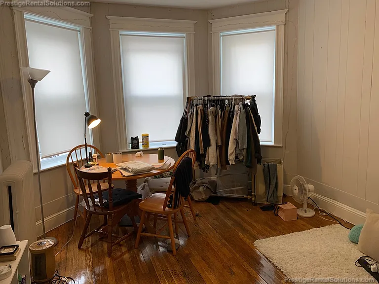 64 Woodstock Ave #3 — Photo 2