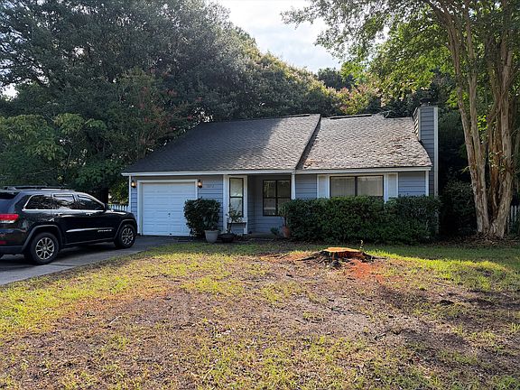 2nd image of 1052 Oakcrest Dr