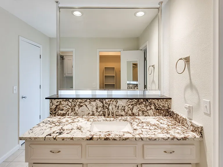 425 Provincetown Ln — Photo 30