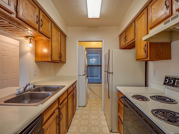 5th image of 505 Oppenheimer Dr #2012