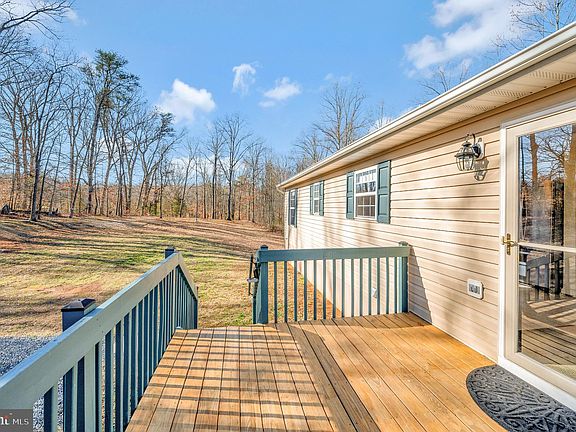3rd image of 21153 Gibsons Ln
