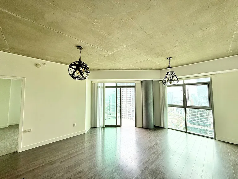 801 Ash St #1603 — Photo 6