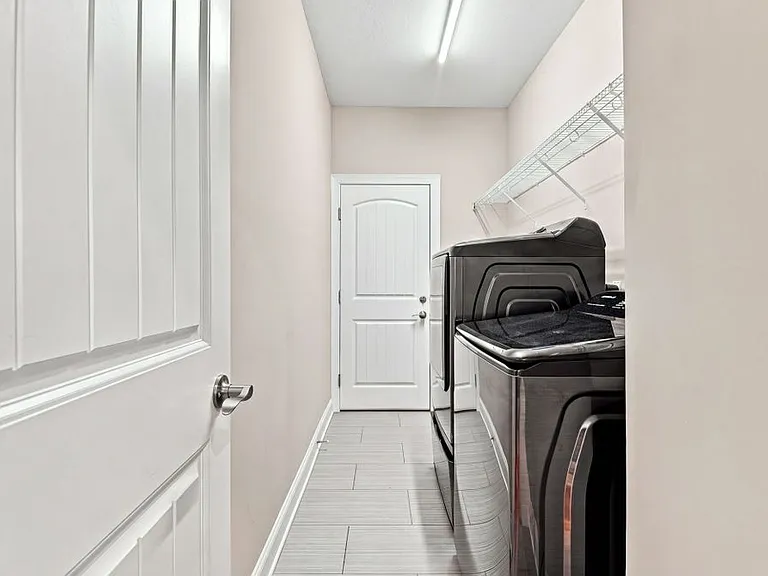 9202 White Ash Dr — Photo 29