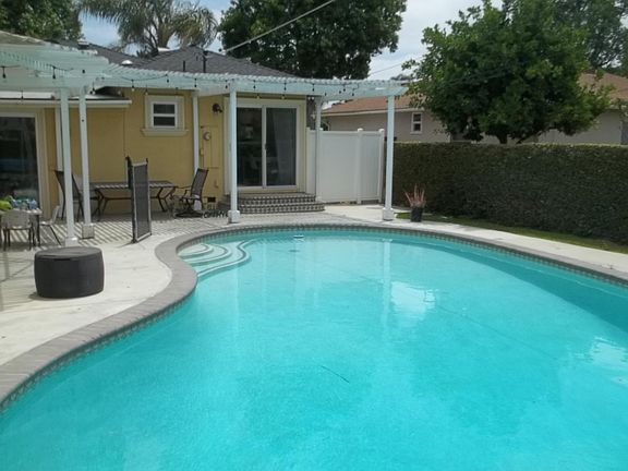 3rd image of 10415 Larrylyn Dr