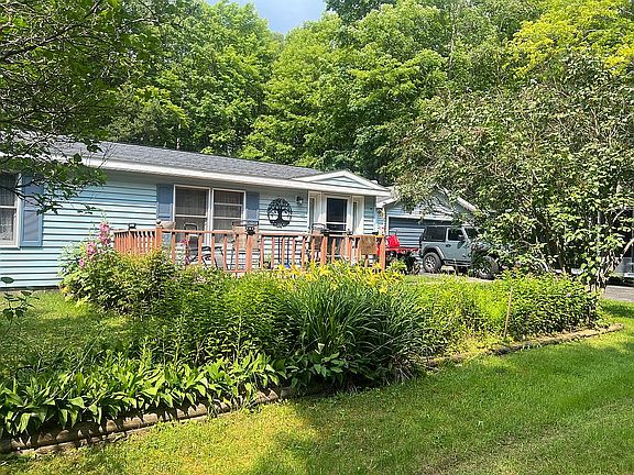 2nd image of 4120 N Mackinac Trl