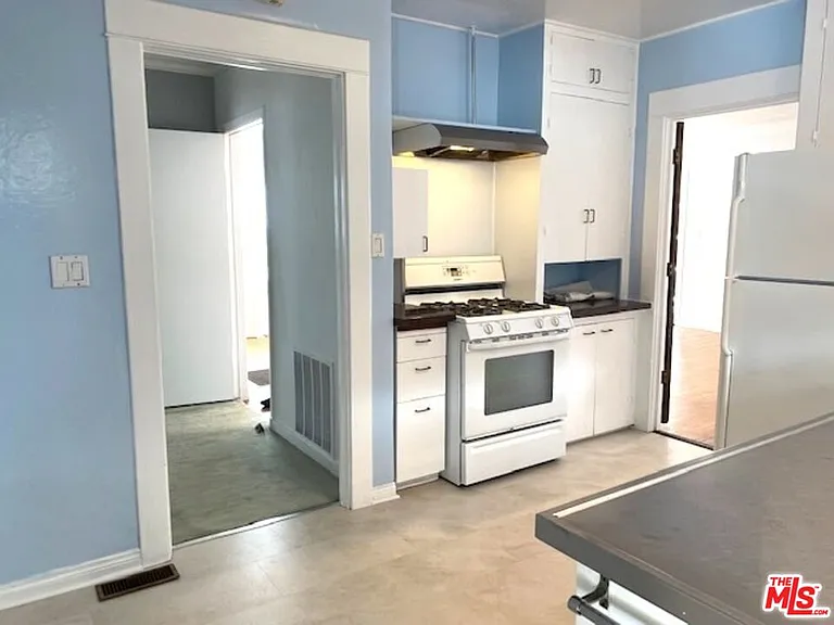 1204 N Hilldale Ave — Photo 4