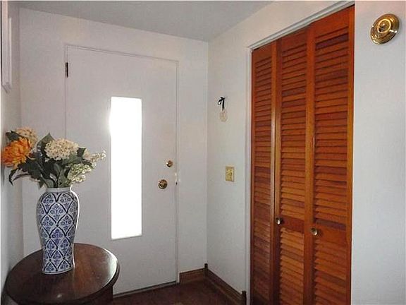 3rd image of 55 Sherwood Ave