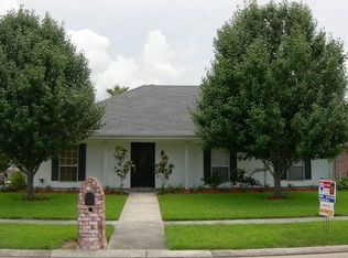 104 Hawthorne Dr, Houma, LA 70360