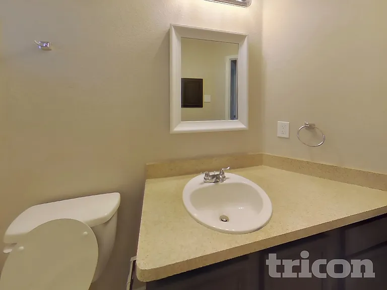 409 Roan Ln — Photo 15