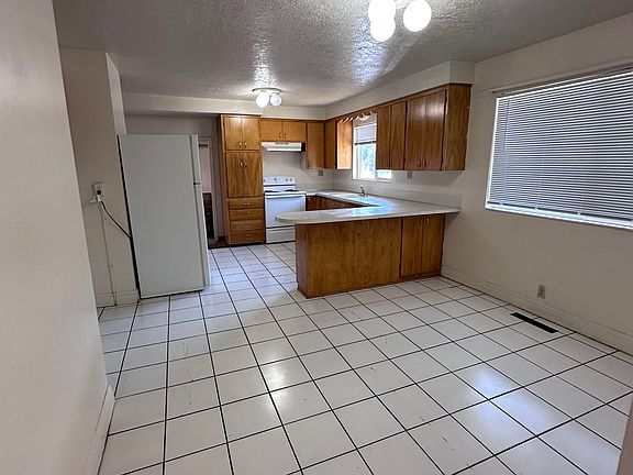 4th image of 49 Riverside Dr